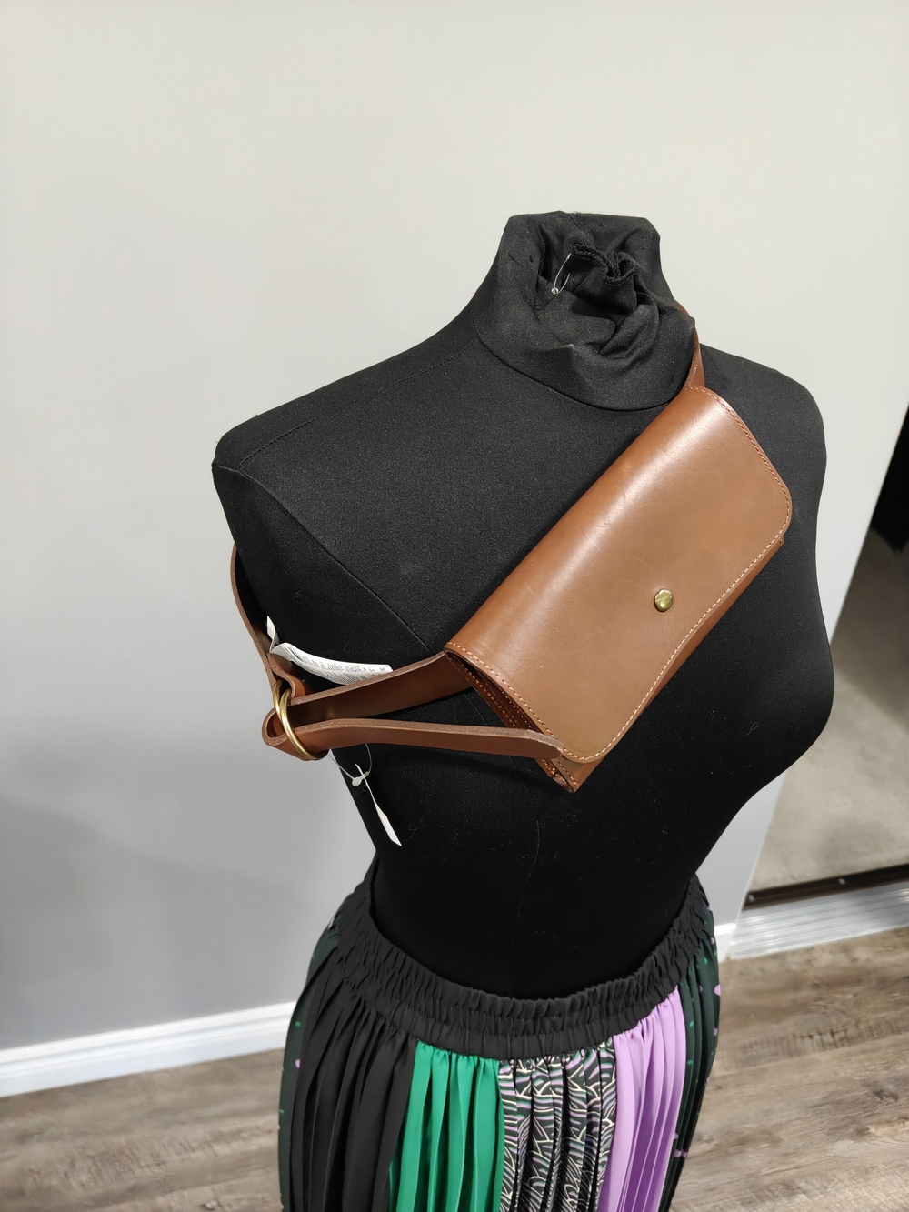 🐢 Banana Republic Cognac Leather Belt Bag. NWT S/XS - Picture 5 of 17
